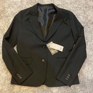 Uni Qlo Woman’s Blazer NWT
